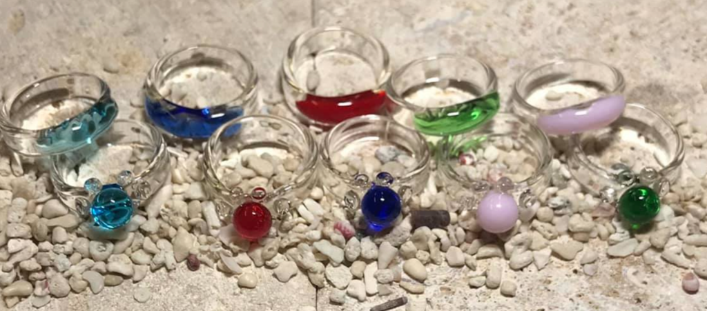 江ノ島 ガラスの指輪ガチャの場所はどこ 通販や購入方法は Snsで話題 Mayutre